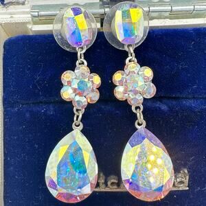 Vintage gold tone AB aurora borealis glass beads beaded cluster clip on earrings